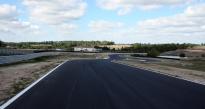 ligne droite des stands du circuit de Haute Saintonge (la genetouze)