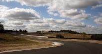 virage en angle droit (90  gauche) du circuit de Haute Saintonge (la genetouze)