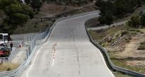 Ligne droite des stands du circuit du Grand Sambuc  Vauvenargues